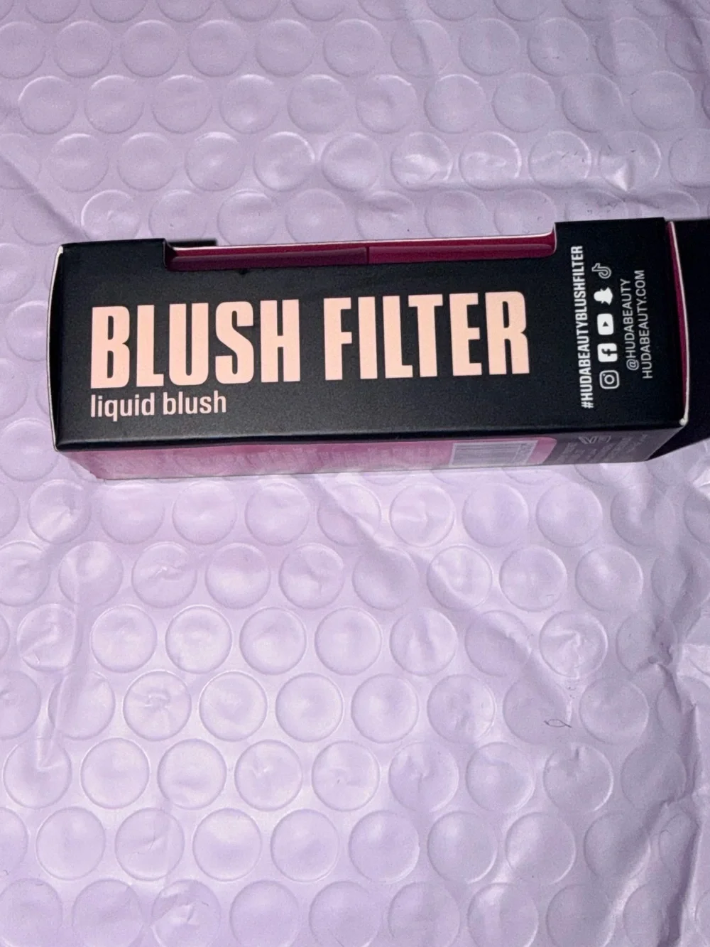 HUDA BEAUTY Blush Filter Liquid Blush - Deep Pink